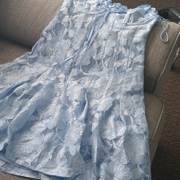 Dress - Picture 5 of 16